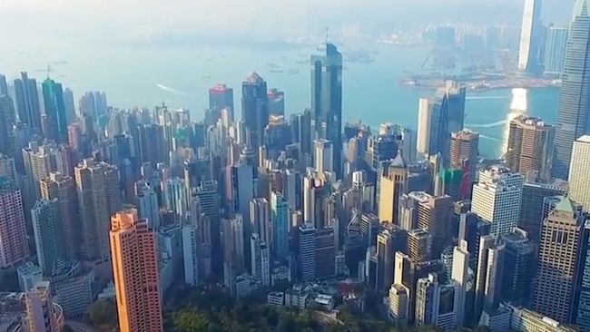 动真格了?750万人的香港,突然多了容纳250万人的住房